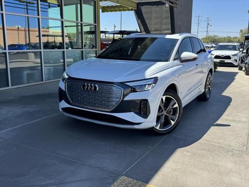 2022 Audi e-tron Premium Plus