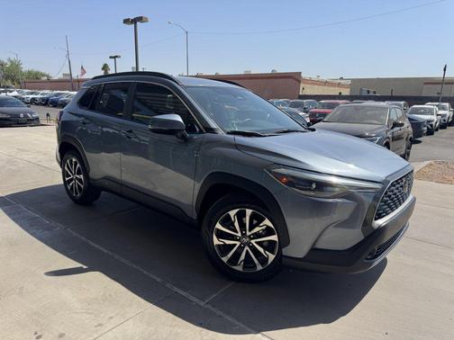 2023 Toyota Corolla Cross XLE