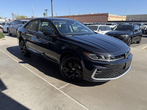 2025 Volkswagen Jetta 1.5T SE