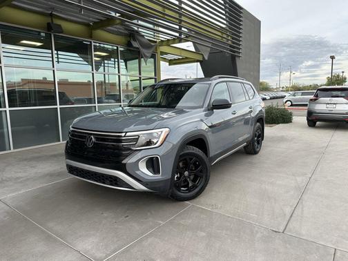 2024 Volkswagen Atlas 2.0T SE w/Technology 4MOTION