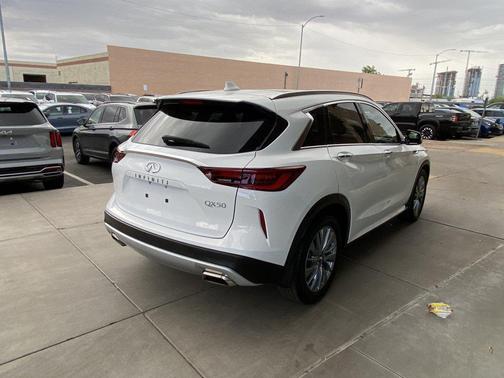 2024 INFINITI QX50 LUXE