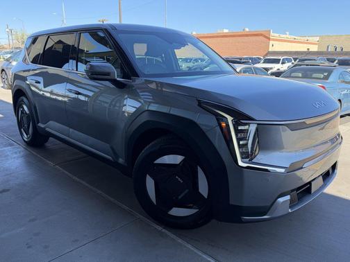 2024 Kia EV9 Light Long Range