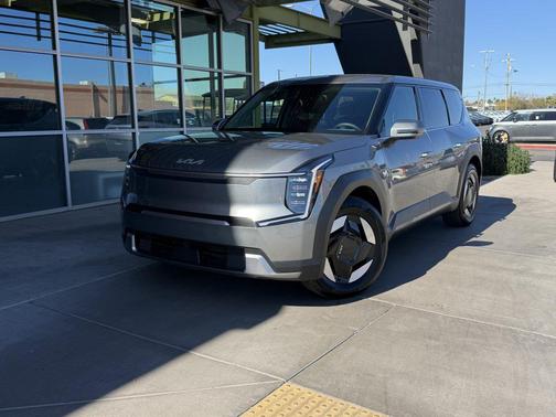 2024 Kia EV9 Light Long Range