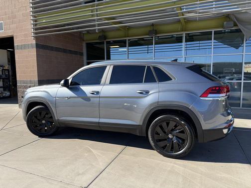 2024 Volkswagen Atlas Cross Sport 2.0T SE w/Technology