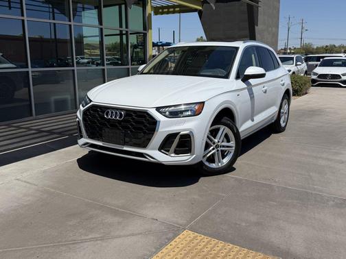 Arkona White 2024 Audi Q5 55 S line Prestige