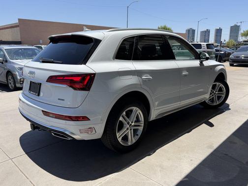 Arkona White 2024 Audi Q5 55 S line Prestige