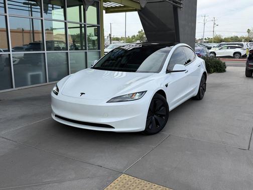 Pearl White Multi-Coat 2024 Tesla Model 3 Long Range