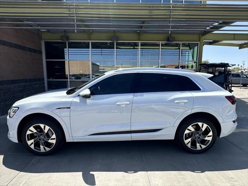 2022 Audi e-tron Premium