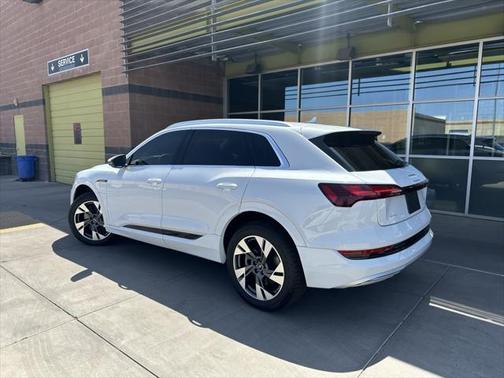 2022 Audi e-tron Premium