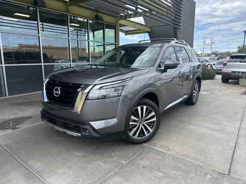 2022 Nissan Pathfinder Platinum 2WD