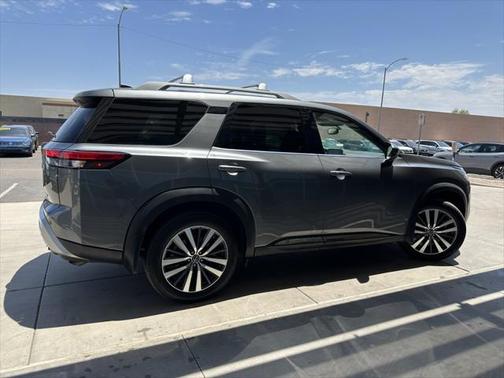 2022 Nissan Pathfinder Platinum 2WD