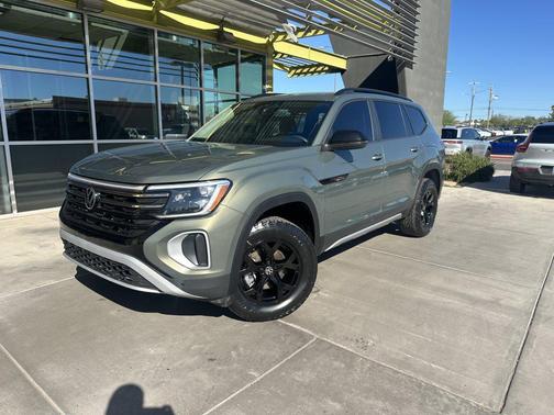 2024 Volkswagen Atlas 2.0T SE w/Technology 4MOTION