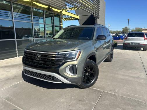 2024 Volkswagen Atlas 2.0T SE w/Technology 4MOTION