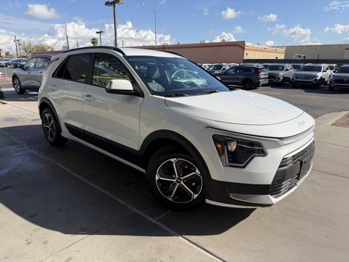 2024 Kia Niro EX