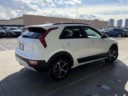 2024 Kia Niro EX