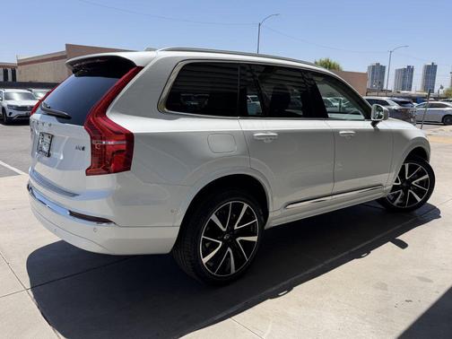 Crystal White Metallic 2024 Volvo XC90 B6 Plus Bright Theme 6-Seater