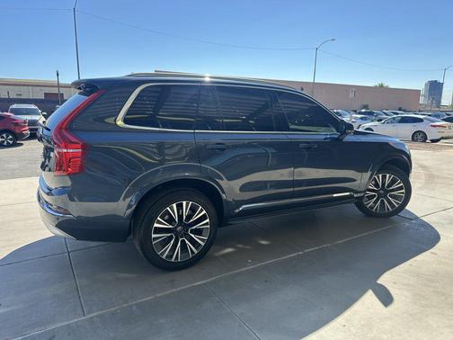 2022 Volvo XC90 Recharge Plug-In Hybrid T8 Inscription Expression 6 Passenger