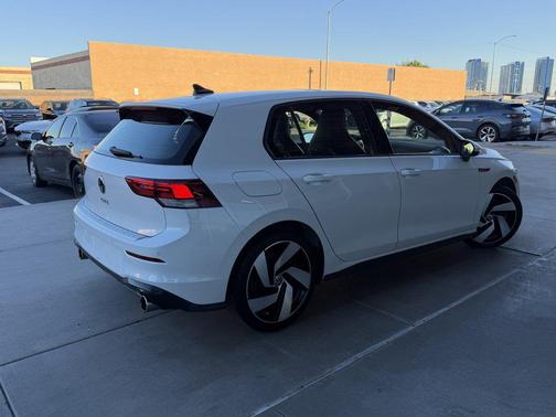 2022 Volkswagen Golf GTI 2.0T SE DSG