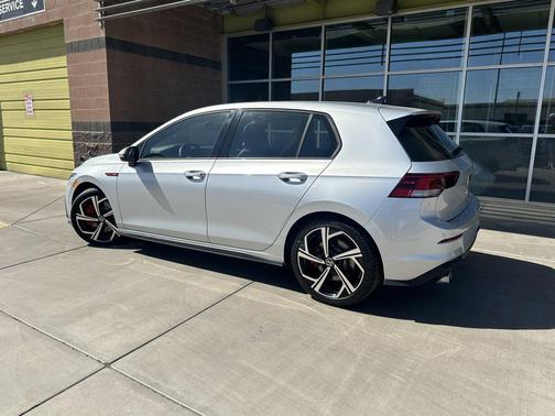 2024 Volkswagen Golf GTI 2.0T SE DSG