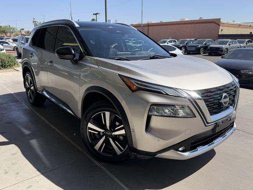 Champagne Silver Metallic/Super Black 2022 Nissan Rogue Platinum