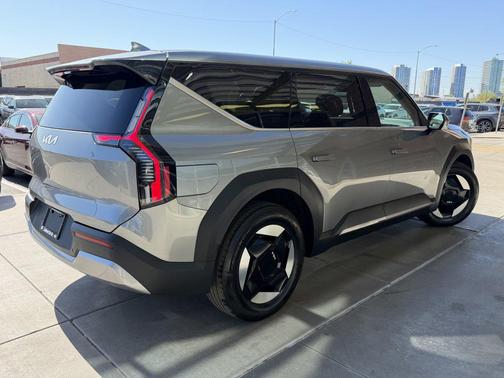 Pebble Gray 2024 Kia EV9 Light Long Range
