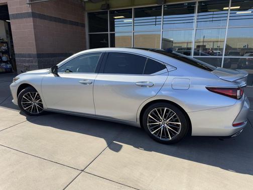 2023 Lexus ES 350 Luxury