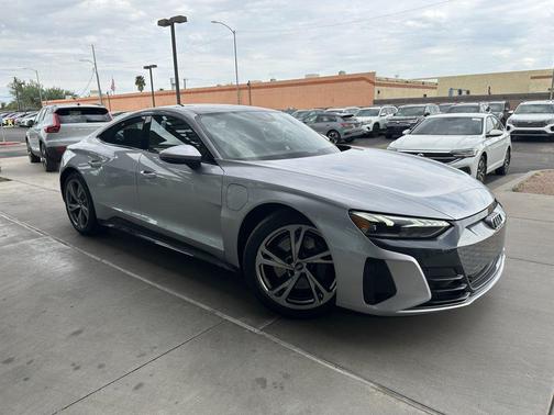 2022 Audi e-tron GT Premium Plus