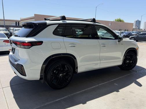 Opal White Pearl 2025 Volkswagen Tiguan 2.0T SE R-Line Black 4MOTION