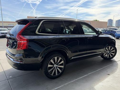 2025 Volvo XC90 B5 Core