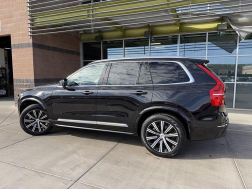 2025 Volvo XC90 B5 Core