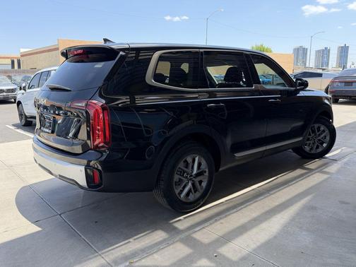 Ebony Black 2023 Kia Telluride LX