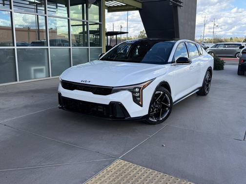 2025 Kia K4 GT-Line