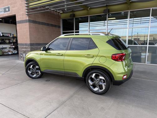 2024 Hyundai VENUE SEL