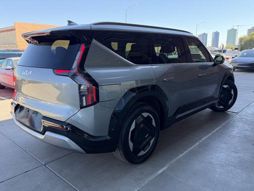 2024 Kia EV9 Land