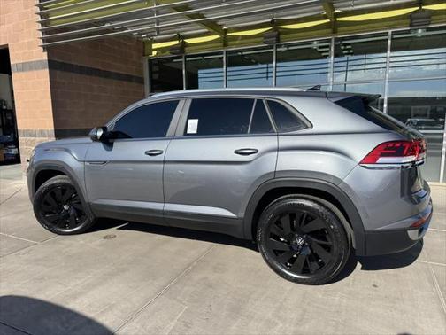2024 Volkswagen Atlas Cross Sport 2.0T SE w/Technology
