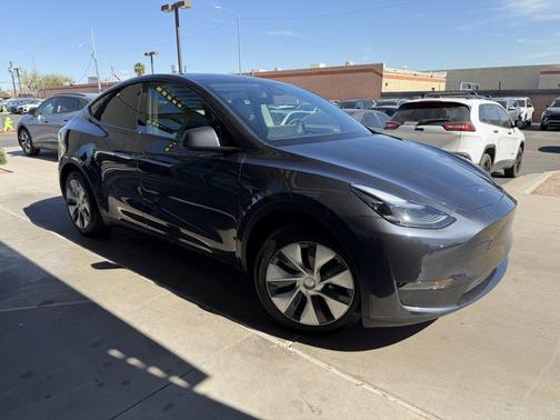 2024 Tesla Model Y Long Range Single Motor Rear-Wheel Drive