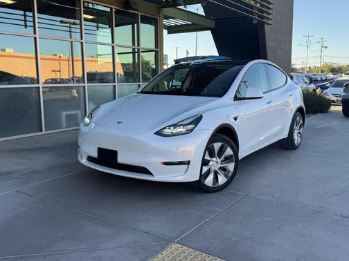 2022 Tesla Model Y Long Range Dual Motor All-Wheel Drive