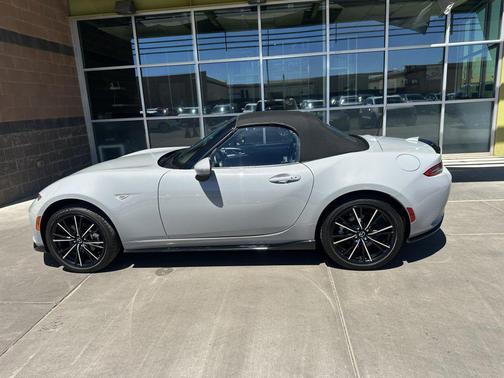 Aero Gray 2024 Mazda MX-5 Miata Grand Touring