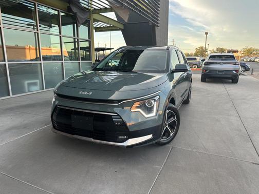 2024 Kia Niro SX