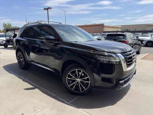2023 Nissan Pathfinder Platinum FWD