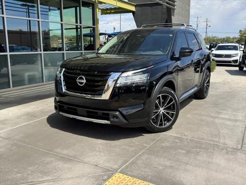 2023 Nissan Pathfinder Platinum FWD
