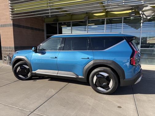 2024 Kia EV9 Wind
