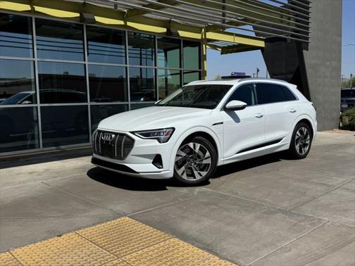 2022 Audi e-tron Premium