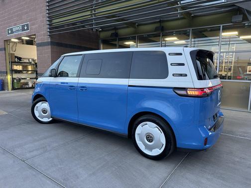 2025 Volkswagen ID. Buzz 1st Edition with 4MOTION