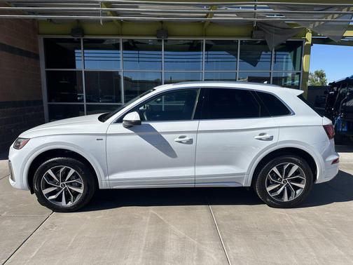 2023 Audi Q5 45 S line Premium