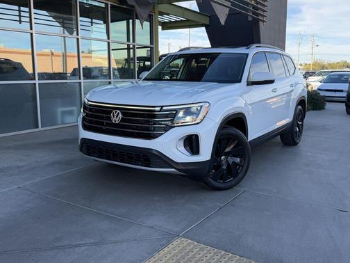 2024 Volkswagen Atlas 2.0T SE w/Technology