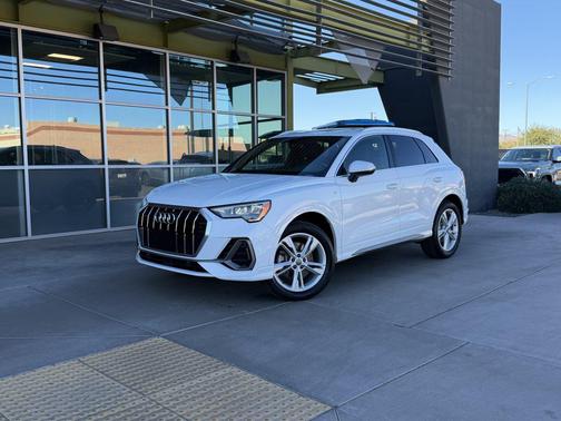 2020 Audi Q3 45 S line Premium