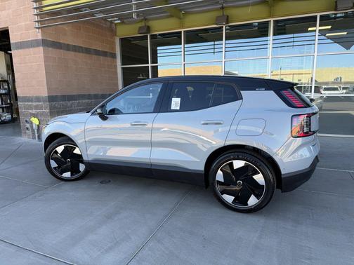 2025 Volvo EX30 Twin Motor Ultra