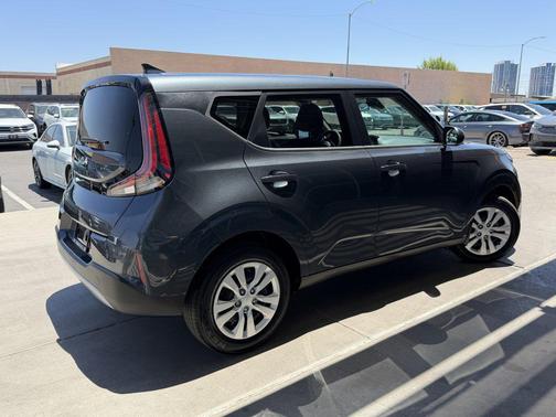 Gravity Gray 2024 Kia Soul LX