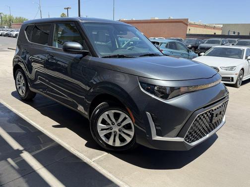 Gravity Gray 2024 Kia Soul LX